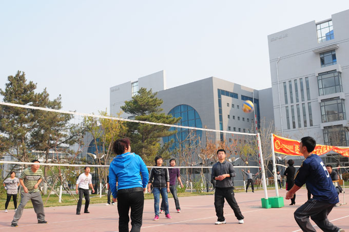 我院职工排球比圆满结束