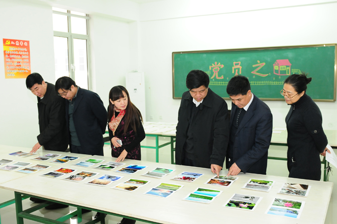 我院举行教职工书法摄影比赛