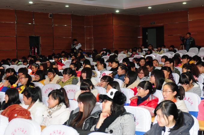 2013级新生素质教育第二次讲座圆满结束