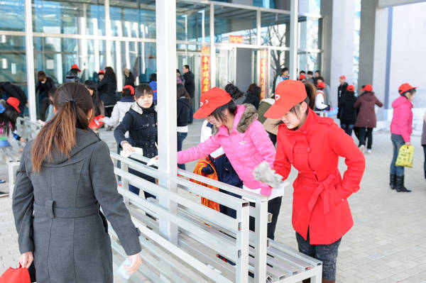 学院团委组织开展青年志愿者活动