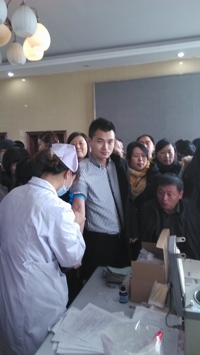 我院23名教职工参加无偿献血活动