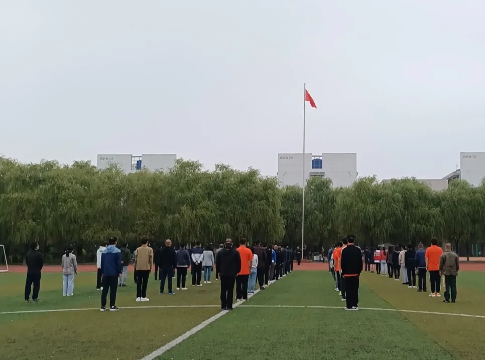 喜迎二十大 欢度国庆节——铁岭卫生职业学院举行升国旗仪式